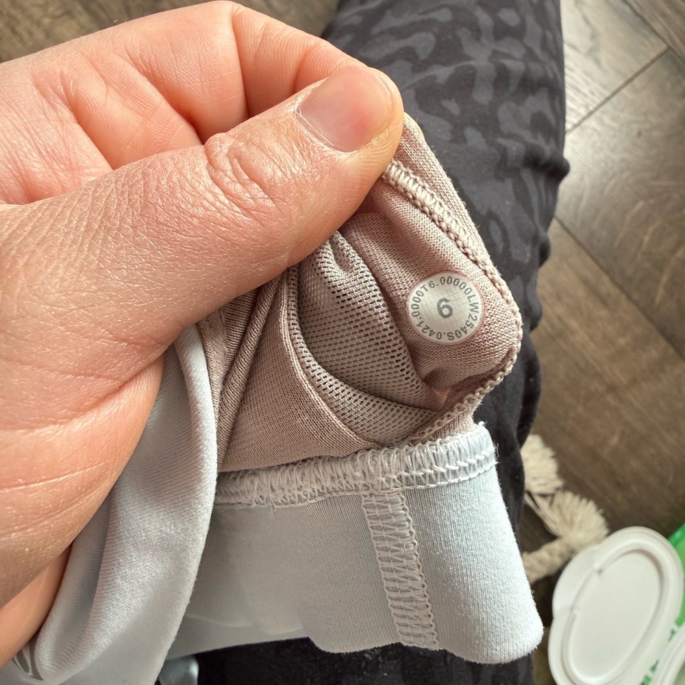 Lululemon Energy Bra - Picture 4 of 4